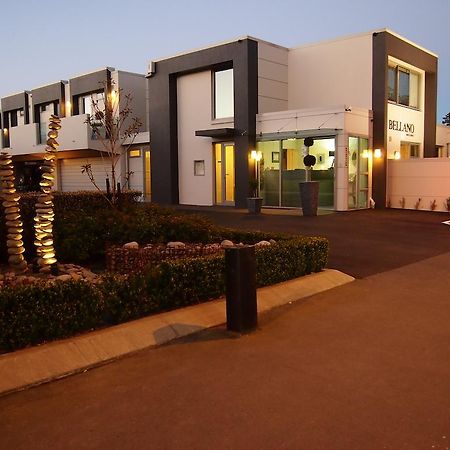 Bellano Motel Suites Christchurch Exteriér fotografie The entrance to the hotel