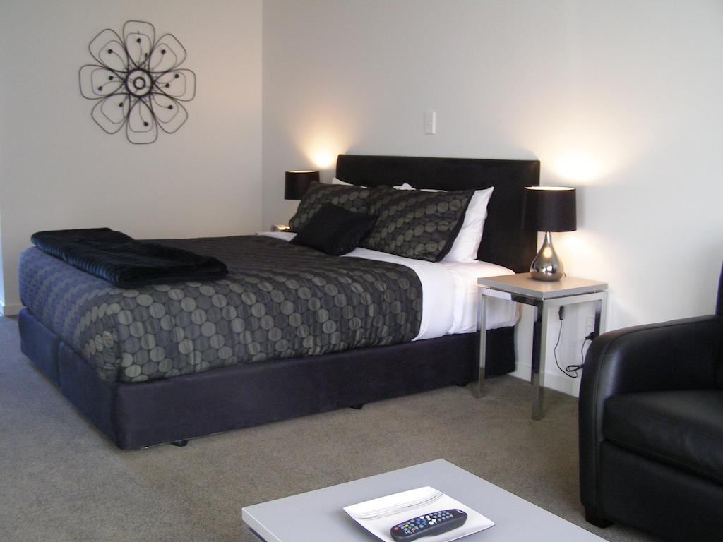 Bellano Motel Suites Christchurch Exteriér fotografie A typical motel room