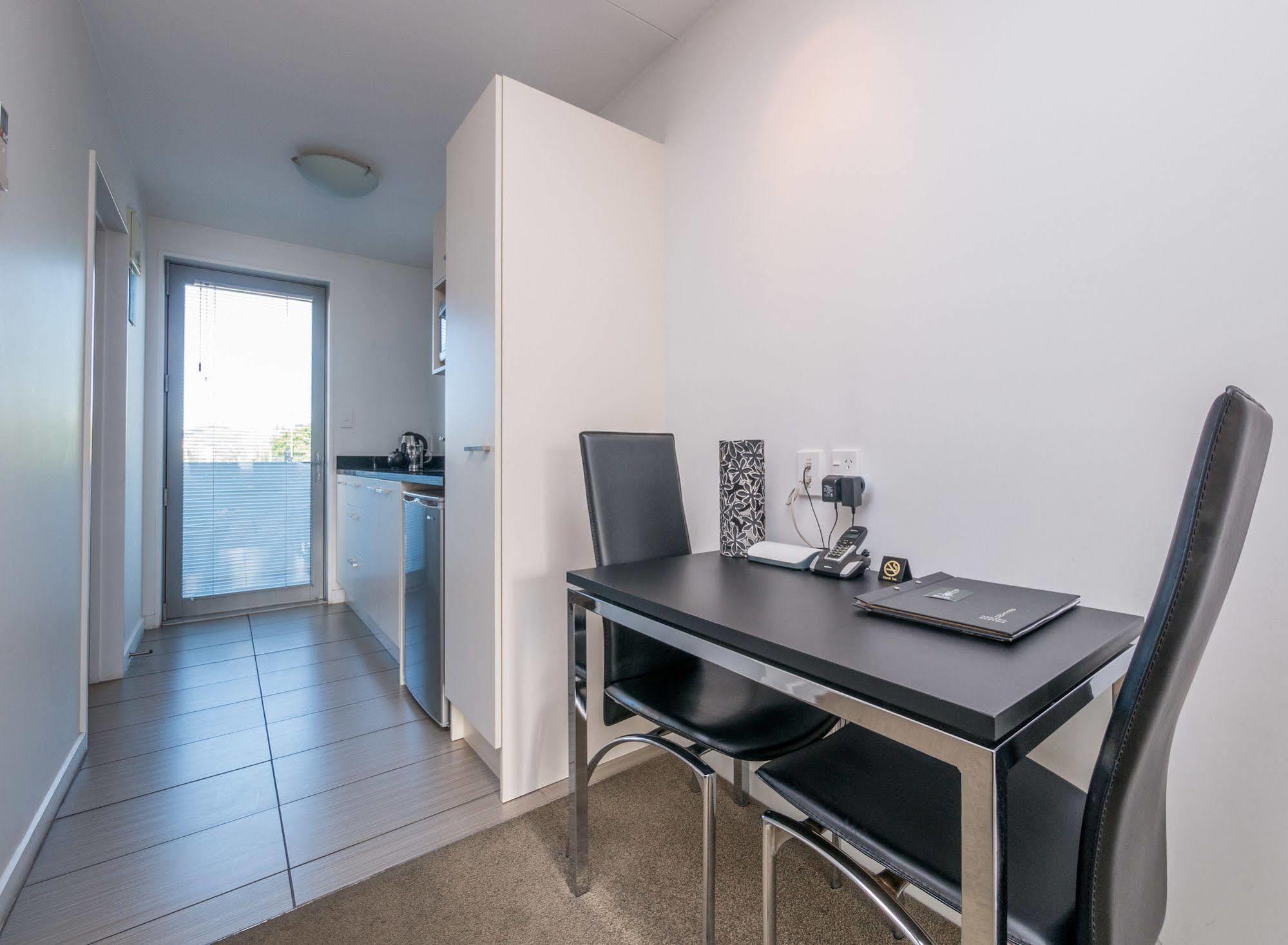 Bellano Motel Suites Christchurch Exteriér fotografie A typical studio apartment