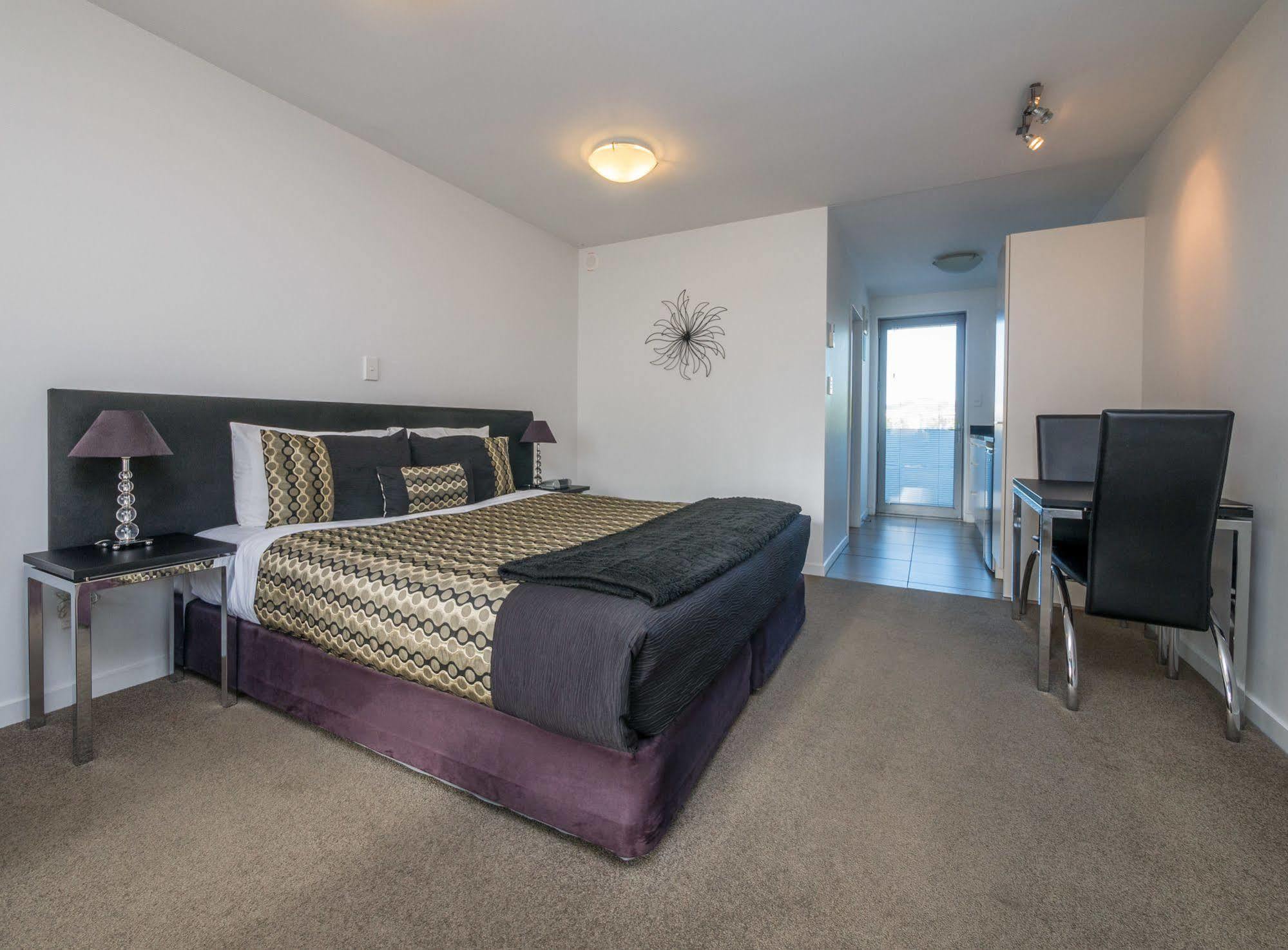 Bellano Motel Suites Christchurch Exteriér fotografie A typical studio apartment