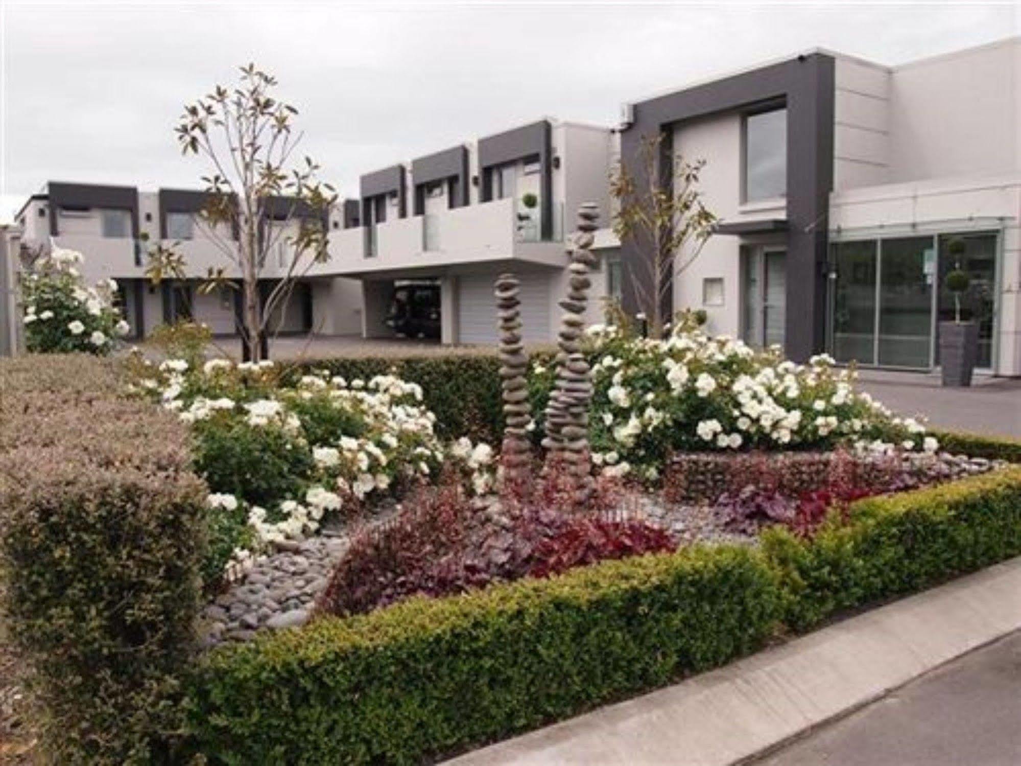 Bellano Motel Suites Christchurch Exteriér fotografie The new library building